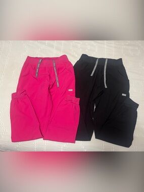 Maevn Nursing Scrub Pants size XS— Pink & Black